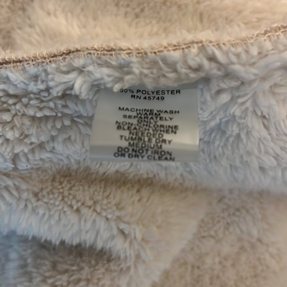 Vest - Picture 7 of 8